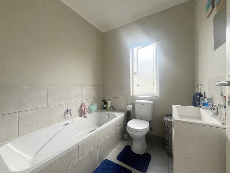 To Let 2 Bedroom Property for Rent in Brackenfell South Western Cape